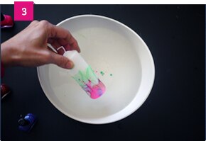 Bougies marbrées au vernis à ongles