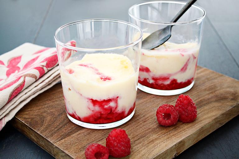 Recette Mini-verrine de framboises, crème façon cheesecake