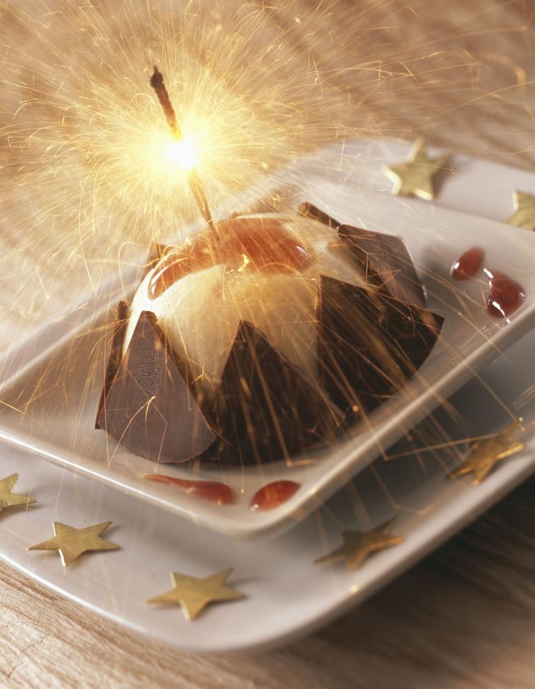 Dome glace et triangles chocolates Dome glace et triangles chocolates