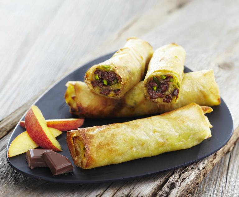 Nems pêches pistaches et chocolat au lait Nems pêches pistaches et chocolat au lait