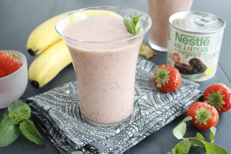 Smoothie fraises banane menthe Smoothie fraises banane menthe