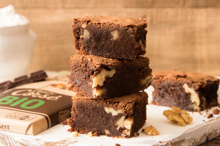 brownies au chocolat noir bio corsé et aux noix