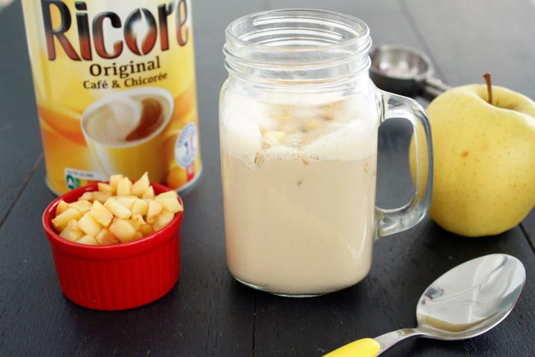 Ricoré frappé, pommes caramélisées Ricoré frappé, pommes caramélisées