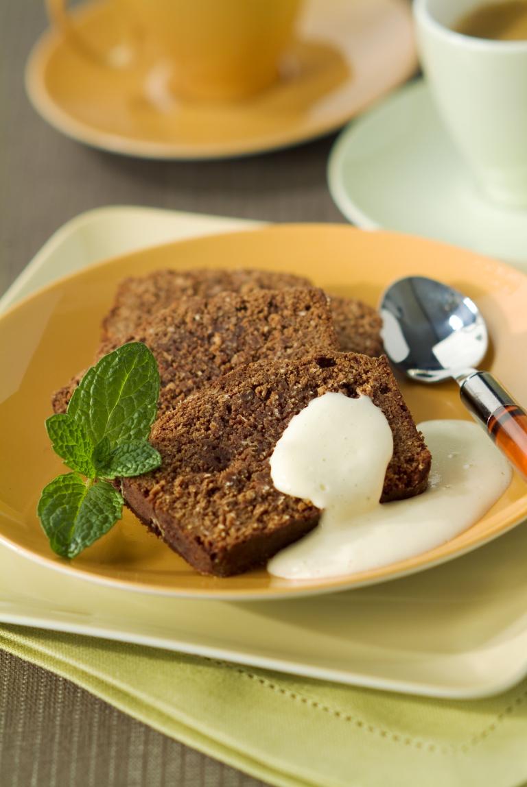 Cake chocolat noix de coco et sa sauce mousseuse au chocolat blanc Cake chocolat noix de coco et sa sauce mousseuse au chocolat blanc