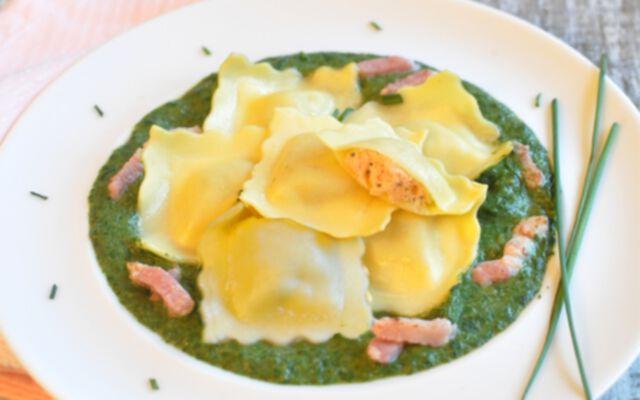 Raviolis au saumon, crème d'épinards Raviolis au saumon, crème d'épinards