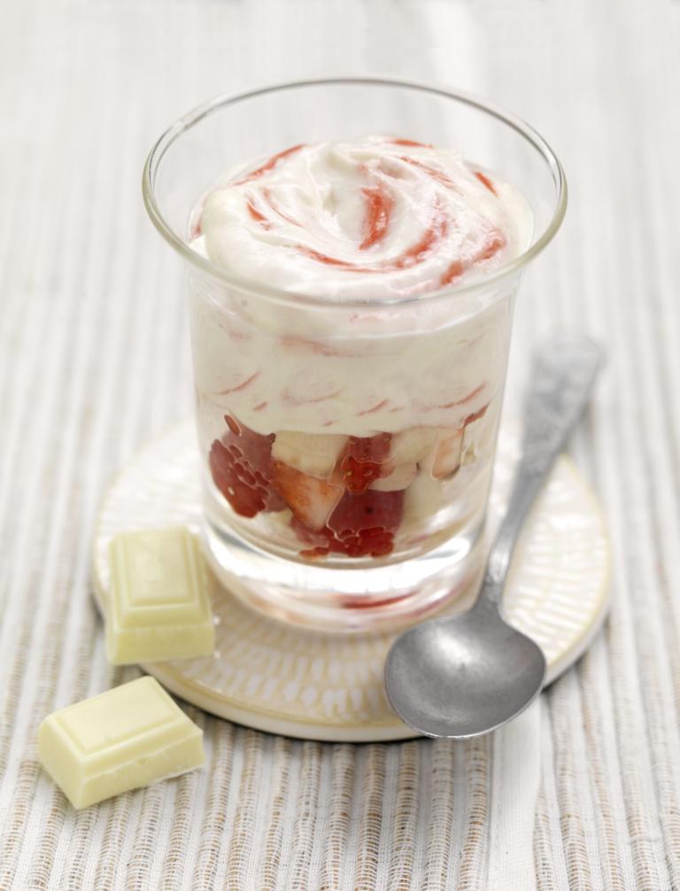Mousse au chocolat zebree et tartare de fruits Mousse au chocolat zebree et tartare de fruits