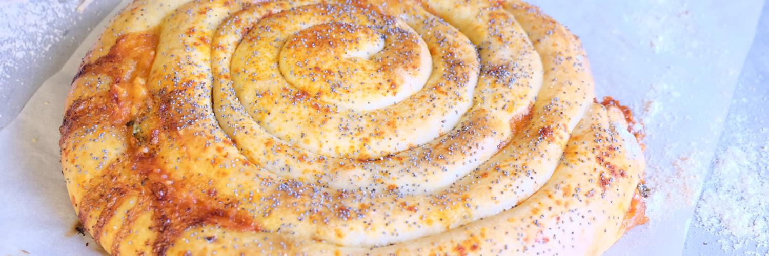 Pizza spirale au poulet et cheddar Pizza spirale au poulet et cheddar