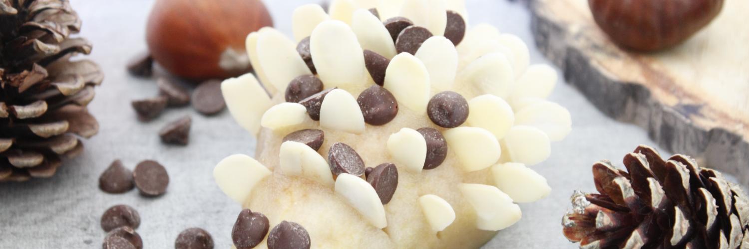 Hedgehog with pears and chocolate chips Hedgehog with pears and chocolate chips