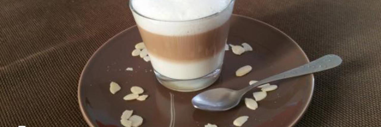 Espresso Macchiato, mousse de lait à la fleur d’oranger Espresso Macchiato, mousse de lait à la fleur d’oranger
