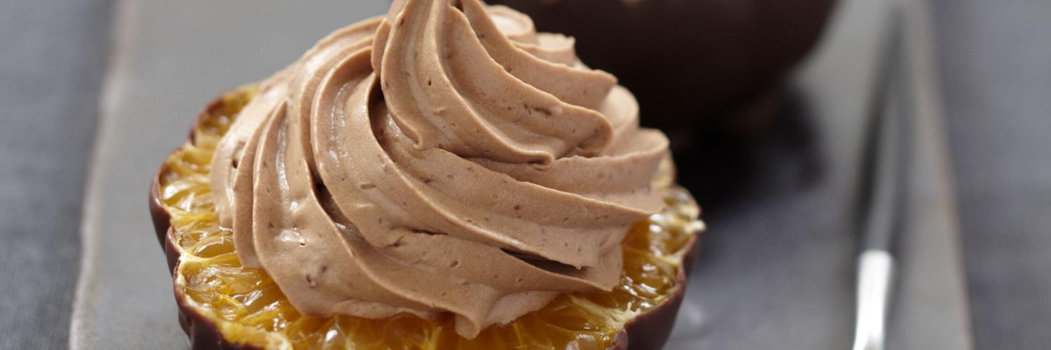 Clémentines chocolatées et chantilly au chocolat au lait Clémentines chocolatées et chantilly au chocolat au lait