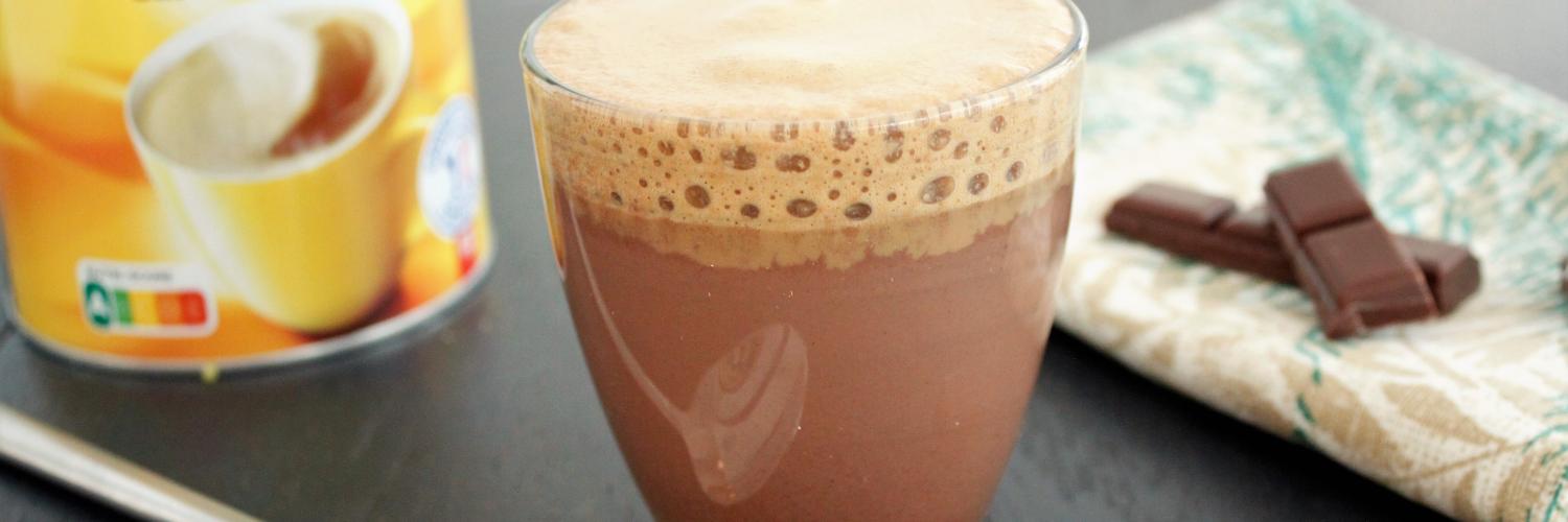 Chocolat chaud à la vanille avec mousse RICORÉ® Original, Café & Chicorée Chocolat chaud à la vanille avec mousse RICORÉ® Original, Café & Chicorée