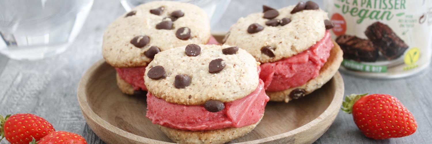 Cookies glacés et sorbet fraise Cookies glacés et sorbet fraise