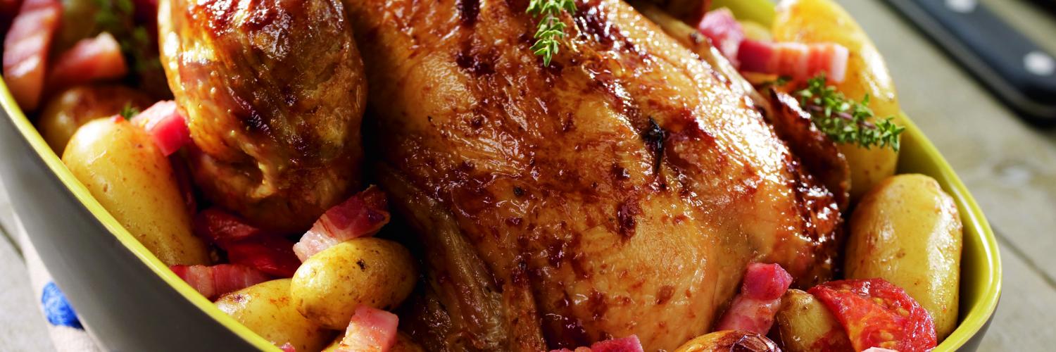 Poulet fermier rôti aux thym, lardons et tomates Poulet fermier rôti aux thym, lardons et tomates