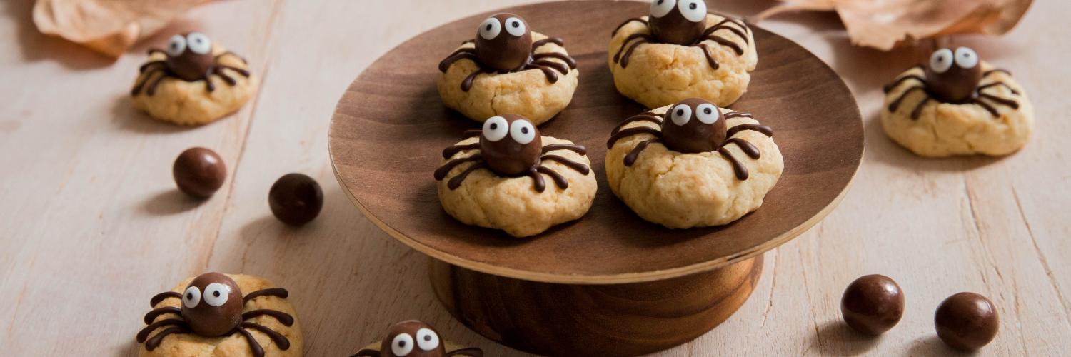 Cookies araignées avec kit kat ball et caramel Cookies araignées avec kit kat ball et caramel