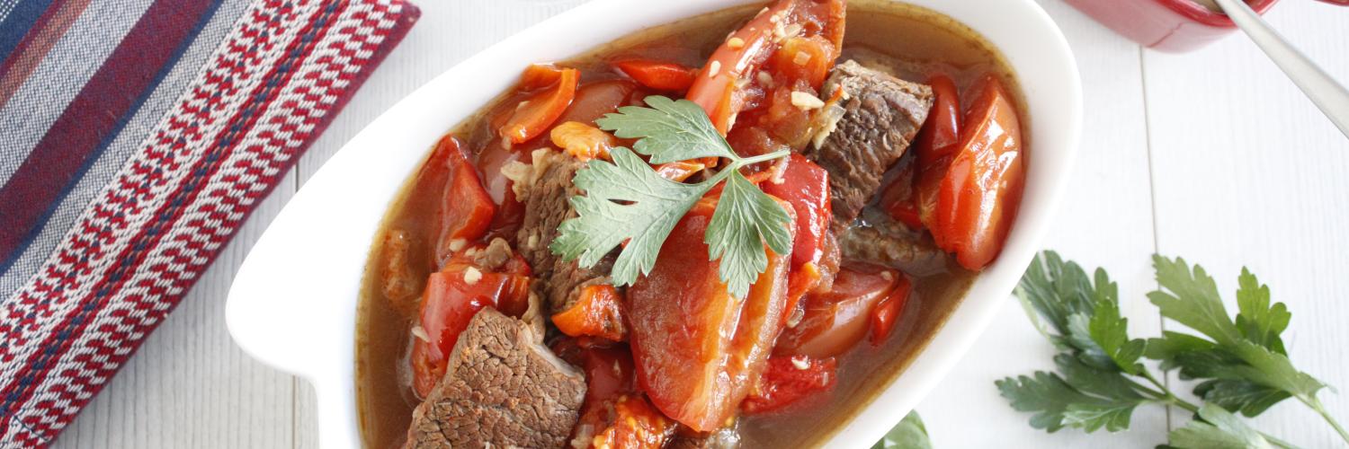 Boeuf aux poivrons rouges en cocotte Boeuf aux poivrons rouges en cocotte
