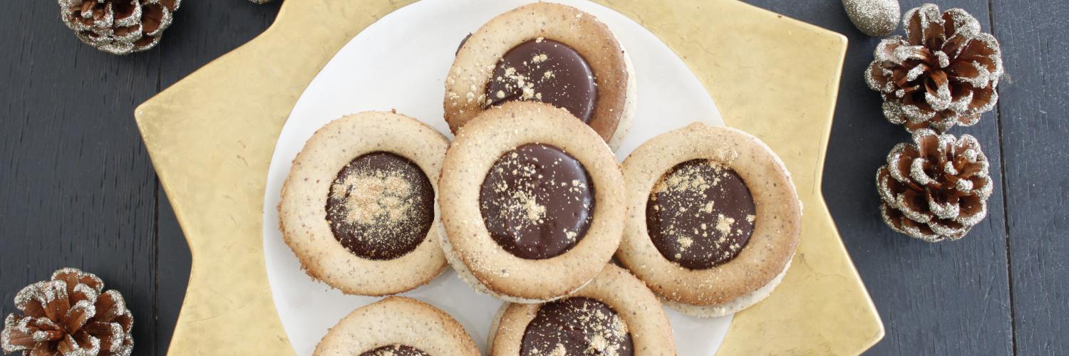 Sablés de Noël noisette coeur de ganache chocolat vegan Sablés de Noël noisette coeur de ganache chocolat vegan