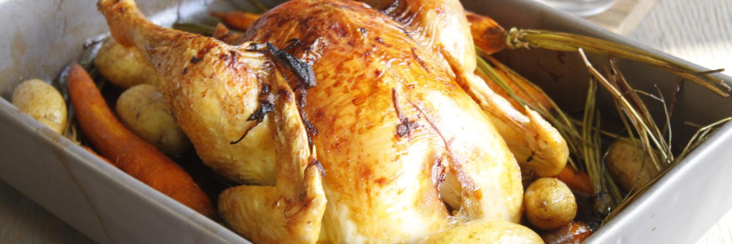 Poulet rôti, carottes fanes et petites rattes Poulet rôti, carottes fanes et petites rattes