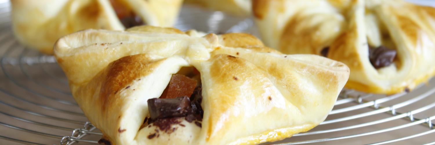 Feuilletés banane abricot chocolat Feuilletés banane abricot chocolat