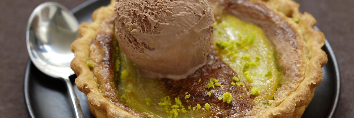 Tartelettes pistache poires et glace pralinée (exclusivité facebook) Tartelettes pistache poires et glace pralinée (exclusivité facebook)