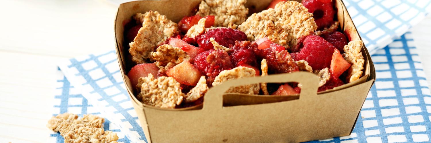 Crumble de cereales fitness fraises et compotee de fruits Crumble de cereales fitness fraises et compotee de fruits