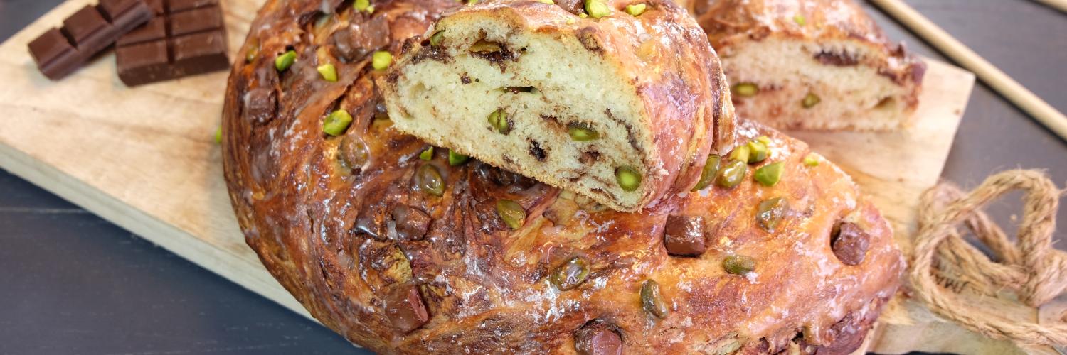Brioche aux pépites de chocolat et pistaches Brioche aux pépites de chocolat et pistaches