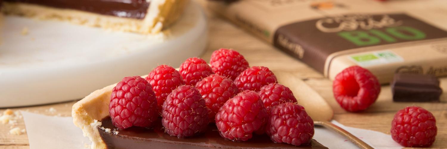 tarte au chocolat noir bio corsé et aux framboises tarte au chocolat noir bio corsé et aux framboises
