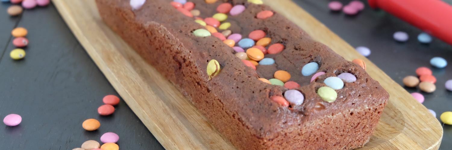 Gâteau fondant aux noix et Smarties Gâteau fondant aux noix et Smarties