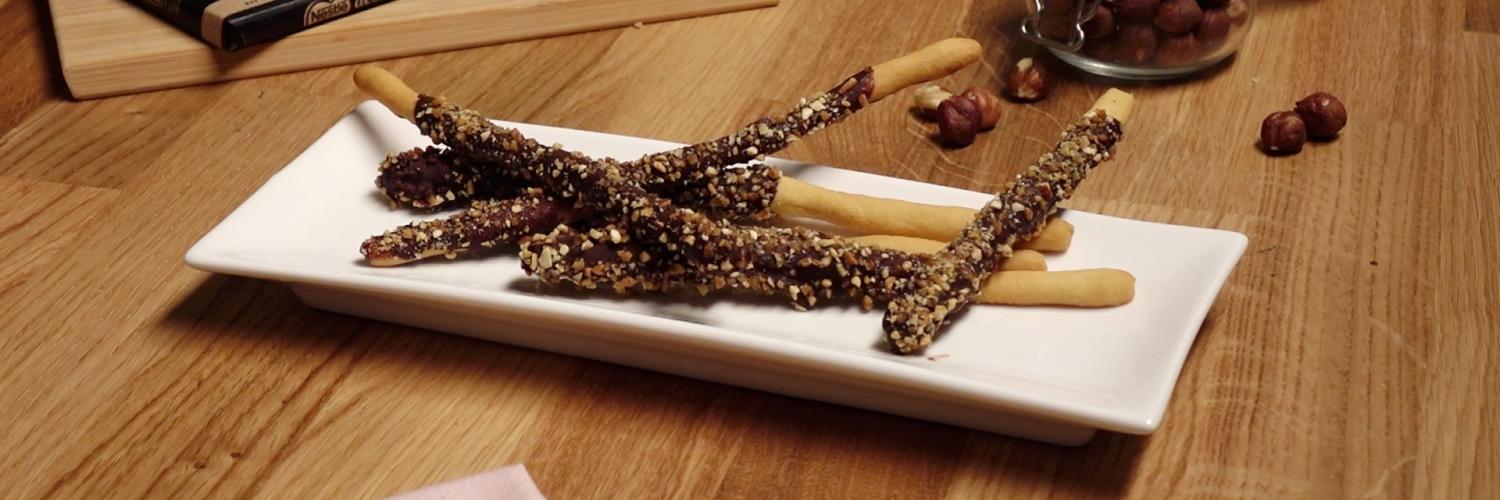Sticks sablés chocolat Noir absolu et pralin Sticks sablés chocolat Noir absolu et pralin
