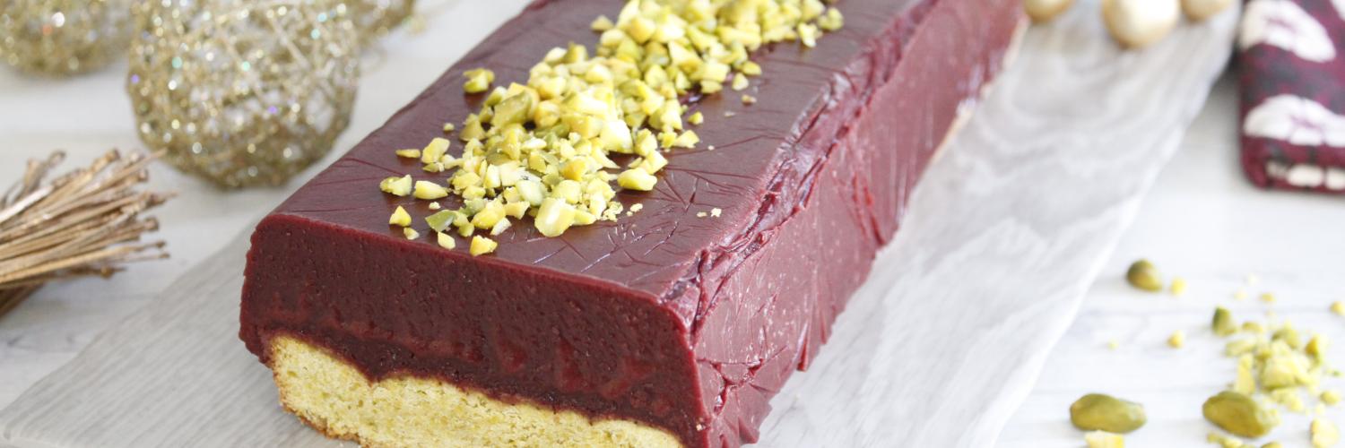 Bûche glacée pistaches griottes vegan Bûche glacée pistaches griottes vegan