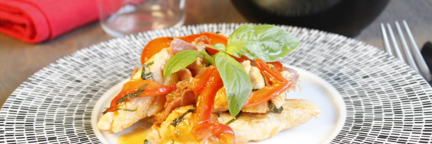 Rouleaux de poulet, poitrine et petits légumes Rouleaux de poulet, poitrine et petits légumes