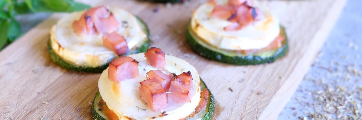 Pizzas courgette jambon et fromage de chèvre Pizzas courgette jambon et fromage de chèvre