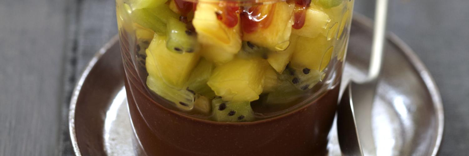 Verrines kiwi ananas et ganache chocolat coco Verrines kiwi ananas et ganache chocolat coco