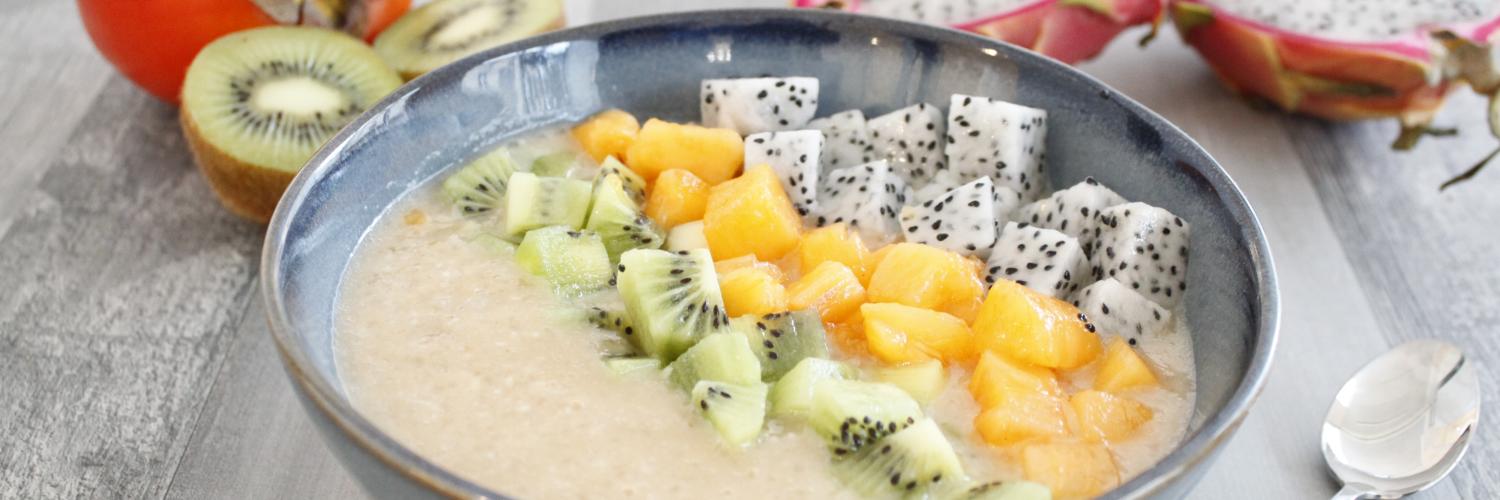 Smoothie bowl aux fruits exotiques Smoothie bowl aux fruits exotiques