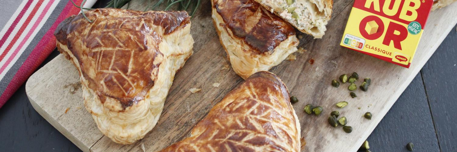 Cloche feuilletée saumon pistache ciboulette Cloche feuilletée saumon pistache ciboulette