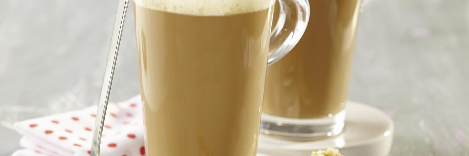 Capuccino CARO et croustillant aux amandes Capuccino CARO et croustillant aux amandes
