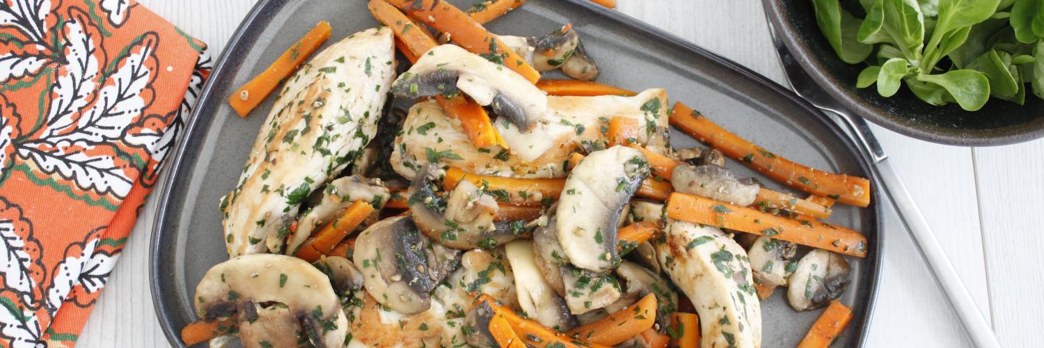 Aiguillettes de poulet aux carottes et champignons Aiguillettes de poulet aux carottes et champignons