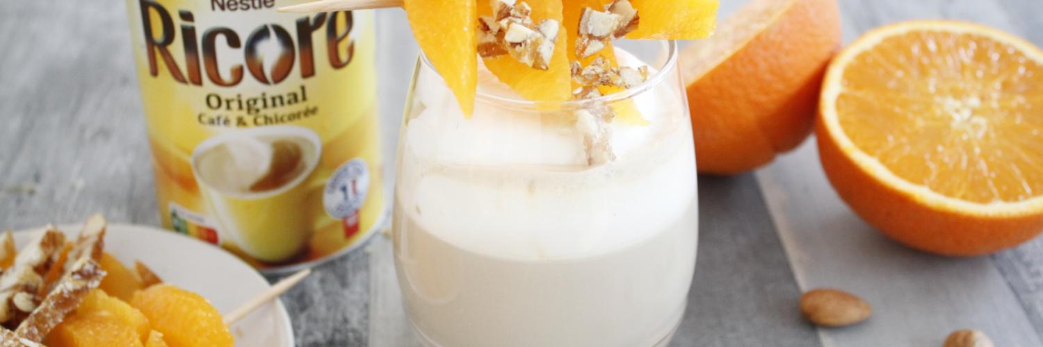 Boisson Ricoré et chantilly amande, brochette d'orange Boisson Ricoré et chantilly amande, brochette d'orange