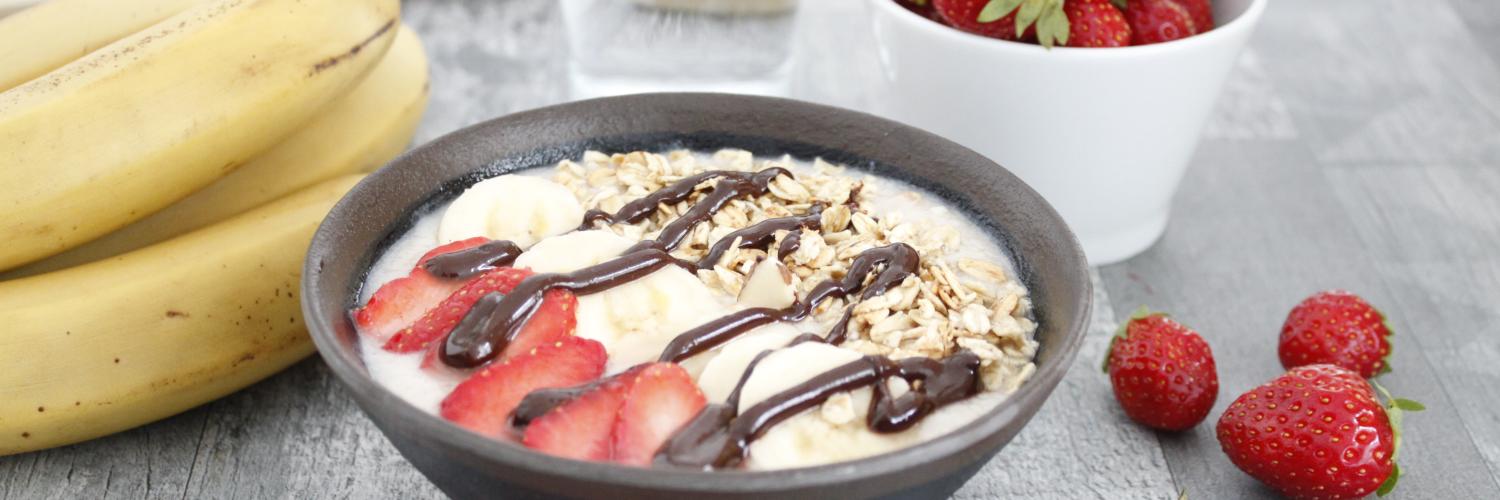 Smoothie bowl poires Nesquik et céréales Smoothie bowl poires Nesquik et céréales