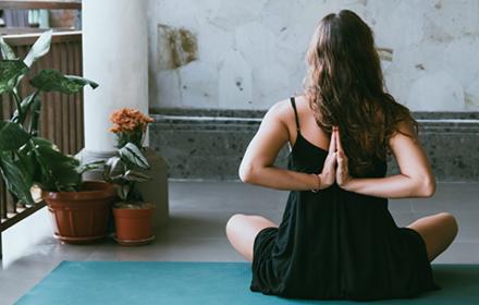 Routine sport et méditation à la maison