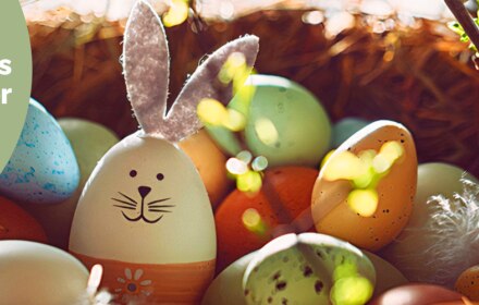 Oeufs de pâques avec un texte