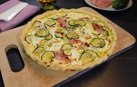 Quiche bacon, courgette, feta