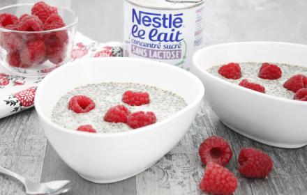Chia pudding sans lactose framboises eau de rose