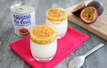 Panna cotta au lait concentré et fruits de la passion