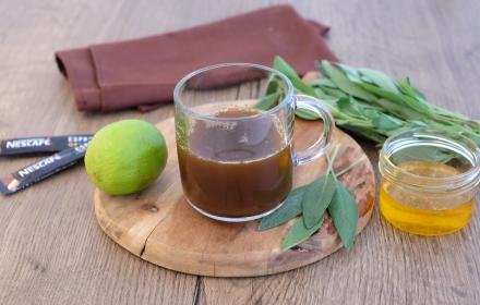 Nescafé au miel et sauge, citron vert