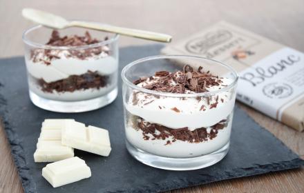 Mousse au chocolat blanc stracciatella