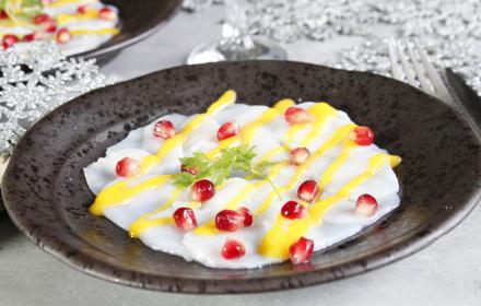 Carpaccio de Saint Jacques, coulis de mangue et grenade