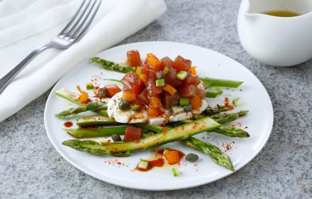 Tartare de thon, câpres, piment d'espelette
