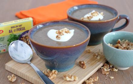 Velouté de lentilles et chantilly aux noix