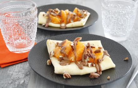 Crêpes aux fruits sauce caramel noix de pécan