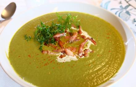 Soupe aux épluchures de légumes et lardons